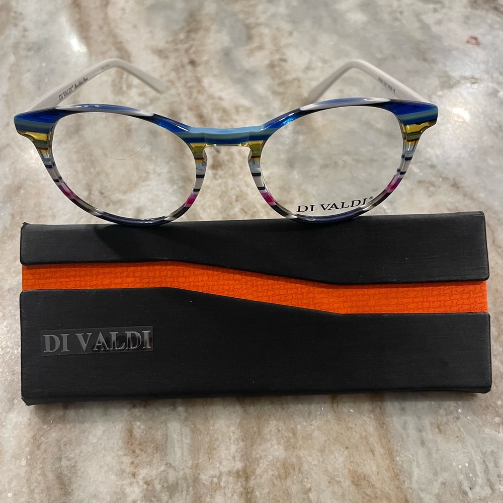 NWT DI VALDI Women's Multi and White Glasses with matching case